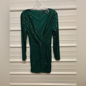 CBR Green Sequined Mini Dress! NWT! Size Medium! Long Sleeved! V-Neck! Pretty!